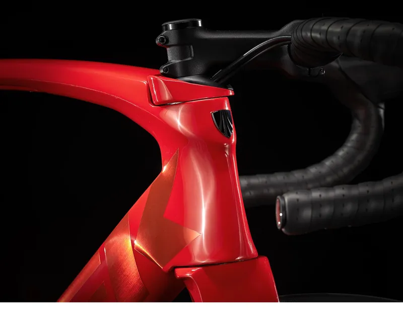 Trek Madone SL 6 Road Bike in Red-9